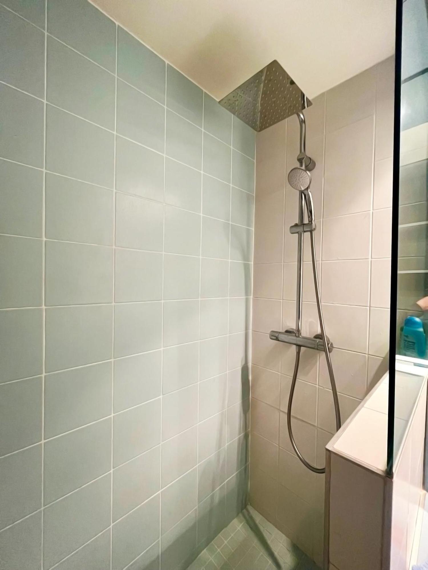 Apt Golfe Juan - 5Min Des Plages - Parking Privee - Piscine Rooftop วาลูริส ภายนอก รูปภาพ