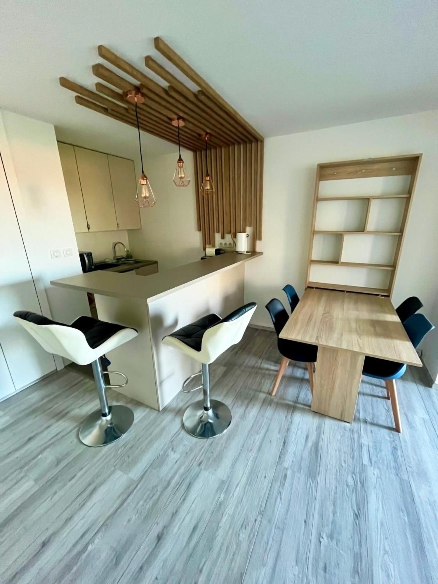 Apt Golfe Juan - 5Min Des Plages - Parking Privee - Piscine Rooftop วาลูริส ภายนอก รูปภาพ